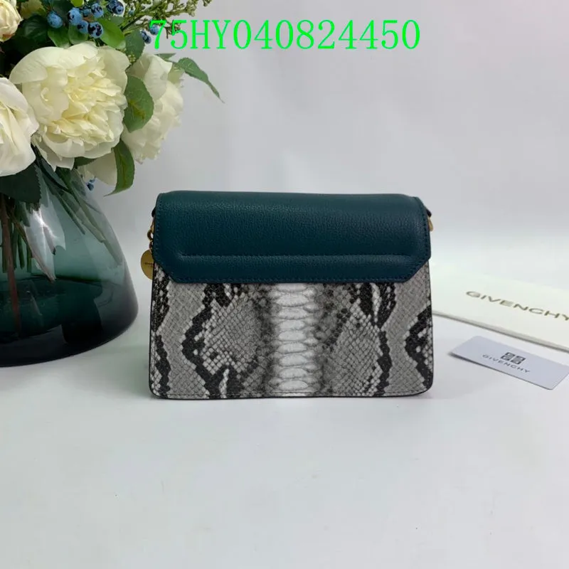 - 207 CC Quick dispatch Bags Bags - Specialized range  Givenchy
