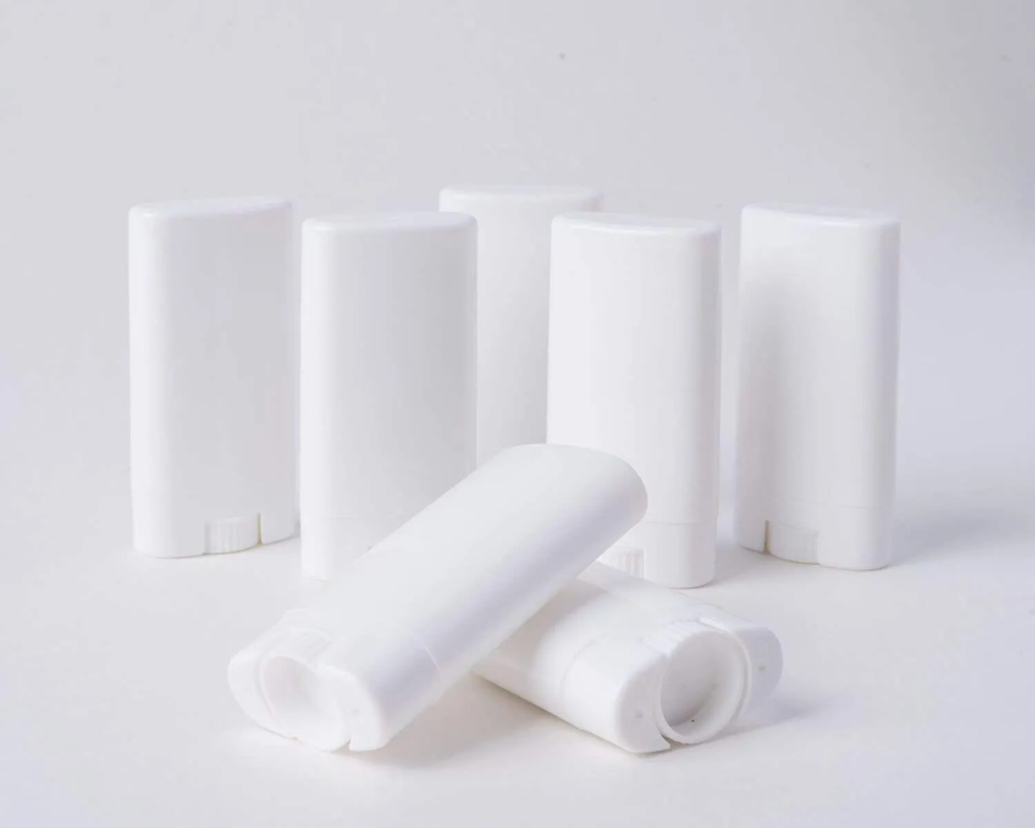 15ml White Plastic Deodorant Containers 0.5 Oz New Empty Oval Lip Balm Tubes for Lipstick Crayon Chapstick DIY Make Your Own Deodorant Moisturizer Lotion Bar,30 Pack