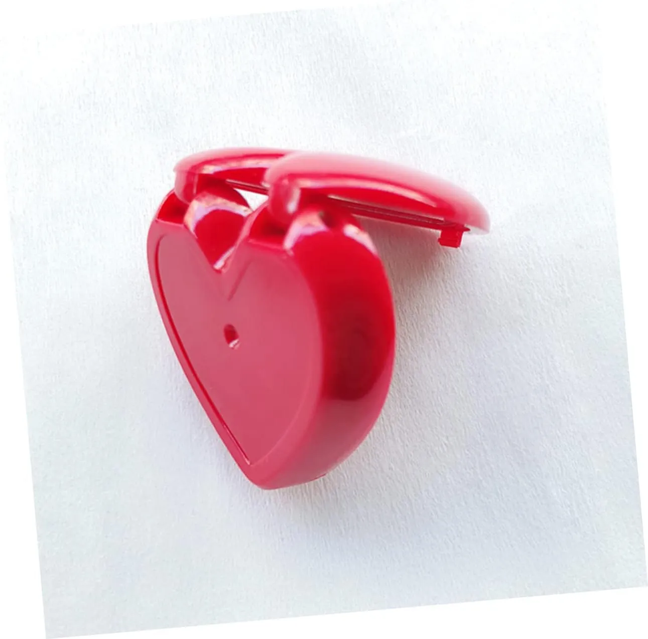 3sets Heart Shape Plastic Travel Containers Empty Bottles for Lipstick Creams Makeup 4pcs*3 Random Color