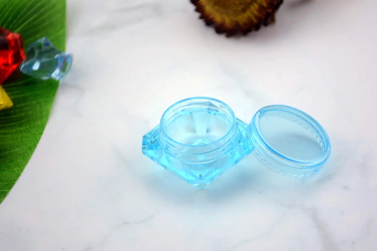 50Pcs 5 Gram/5 ML Cosmetic Sample Empty Container Diamond Plastic Jars for Cream, Eye Shadow, Nails, Powder, Jewelry, Lip balms, Toners