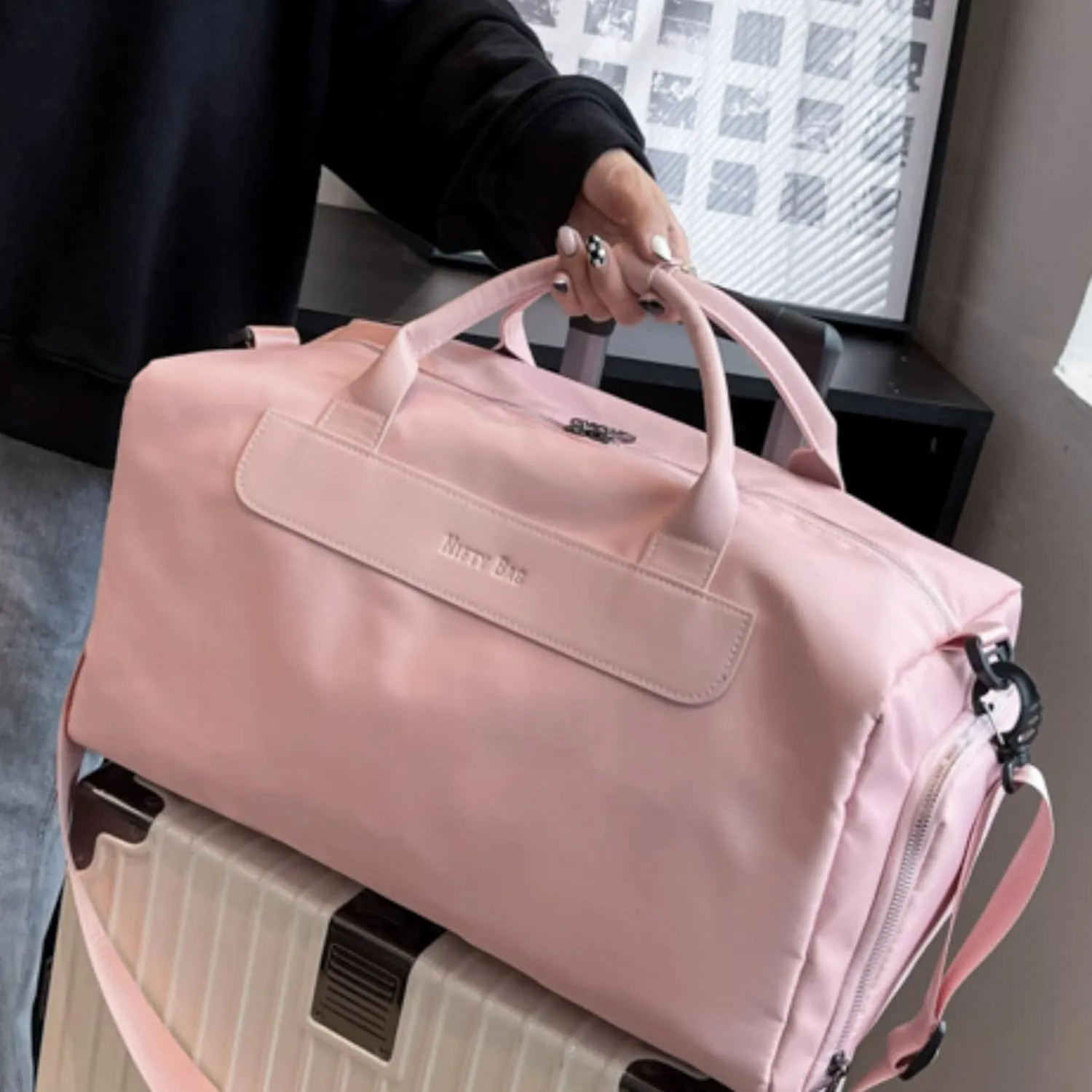 Airplane Travel Duffel Bag, Sports Tote Gym Bag for Men and Women, Weekender Overnight Carry on Luggage Bag,Pink