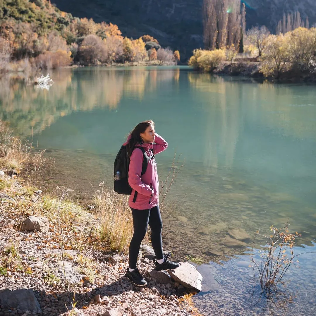 Apricoat Adventure 2.0 Warm Winter Jacket Insulated, Hooded, Waterproof and windproof Coat for Travelling, Hiking, Trekking