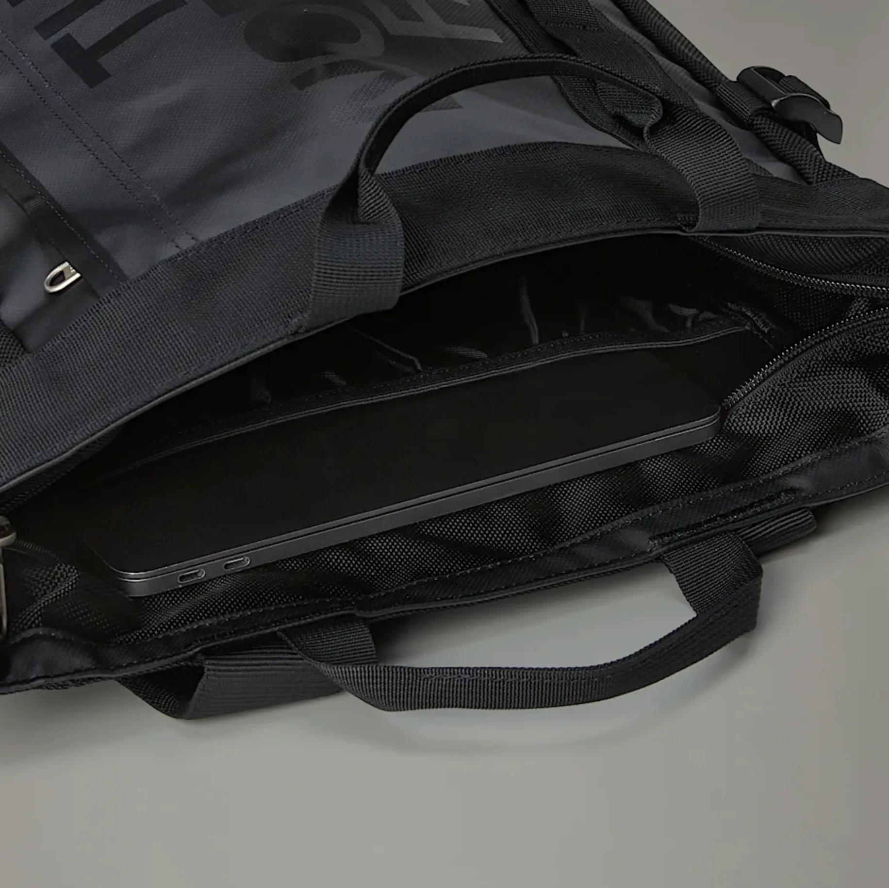 BASE CAMP TOTE BAG BLACK