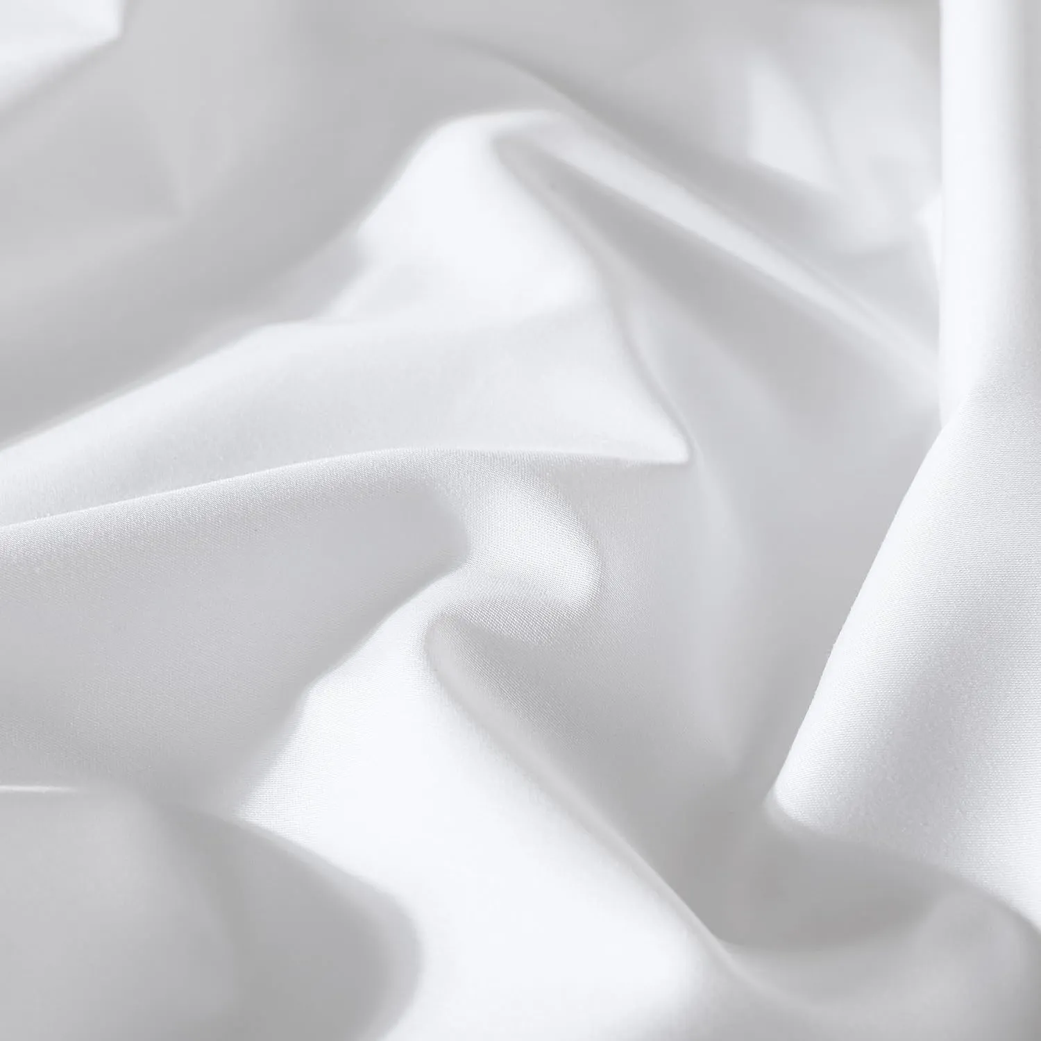 CirclesHome Pillow Protectors 4 Pack Standard Zippered - 100% Cotton Breathable Pillowcases - Protects Pillows from Dirt, Dust and Debris (Standard - Set of 4 - 20x26)