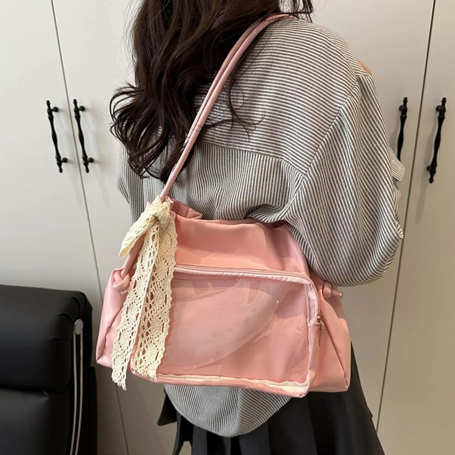 Cute Ita Bag Pin Display shoulder bag Can showcase your favorite anime characters suitable for for Anime fans