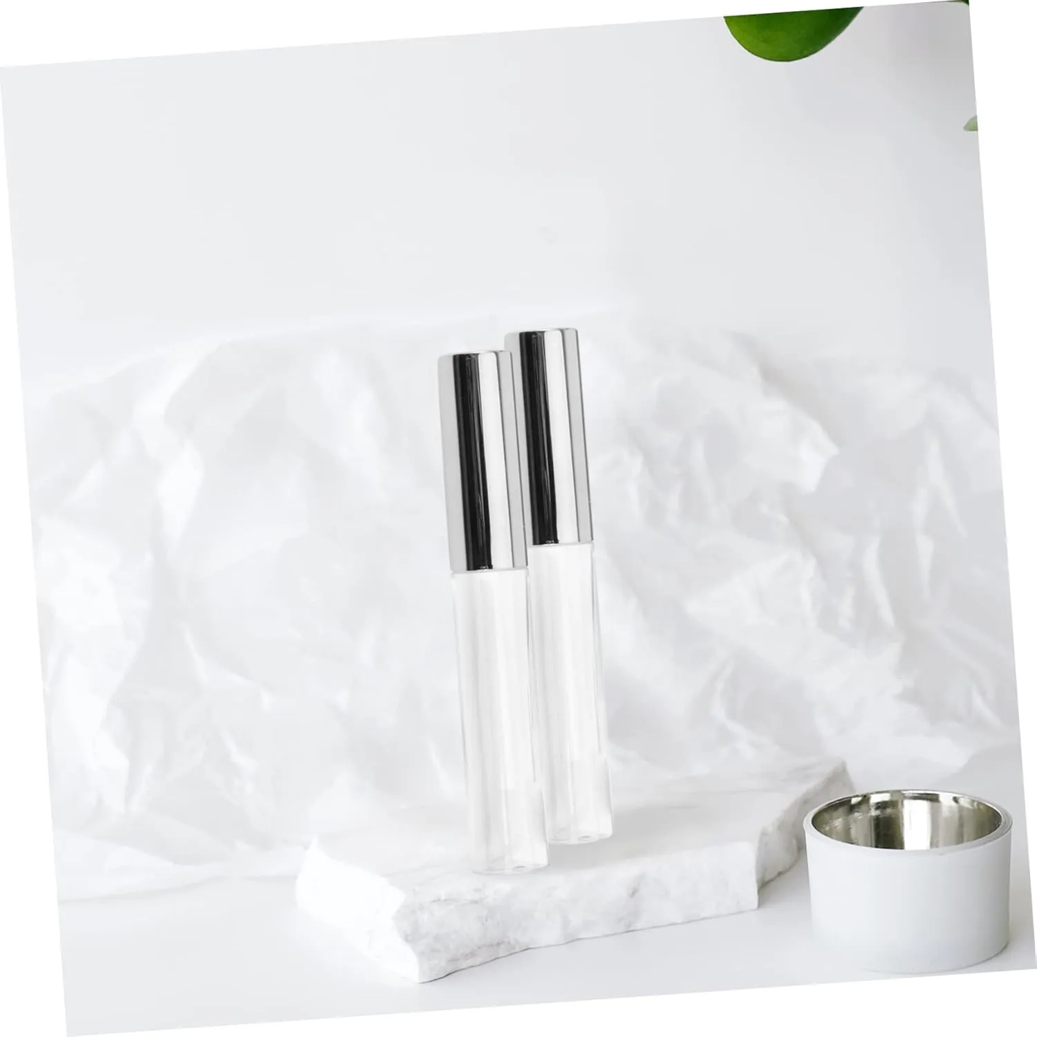 Didiseaon 30pcs Fashion Lip Gloss Tube Circular Design Plastic Container for Easy Use for Lip Gloss Oil and Dye Liquid Travel-friendly and Lightweight