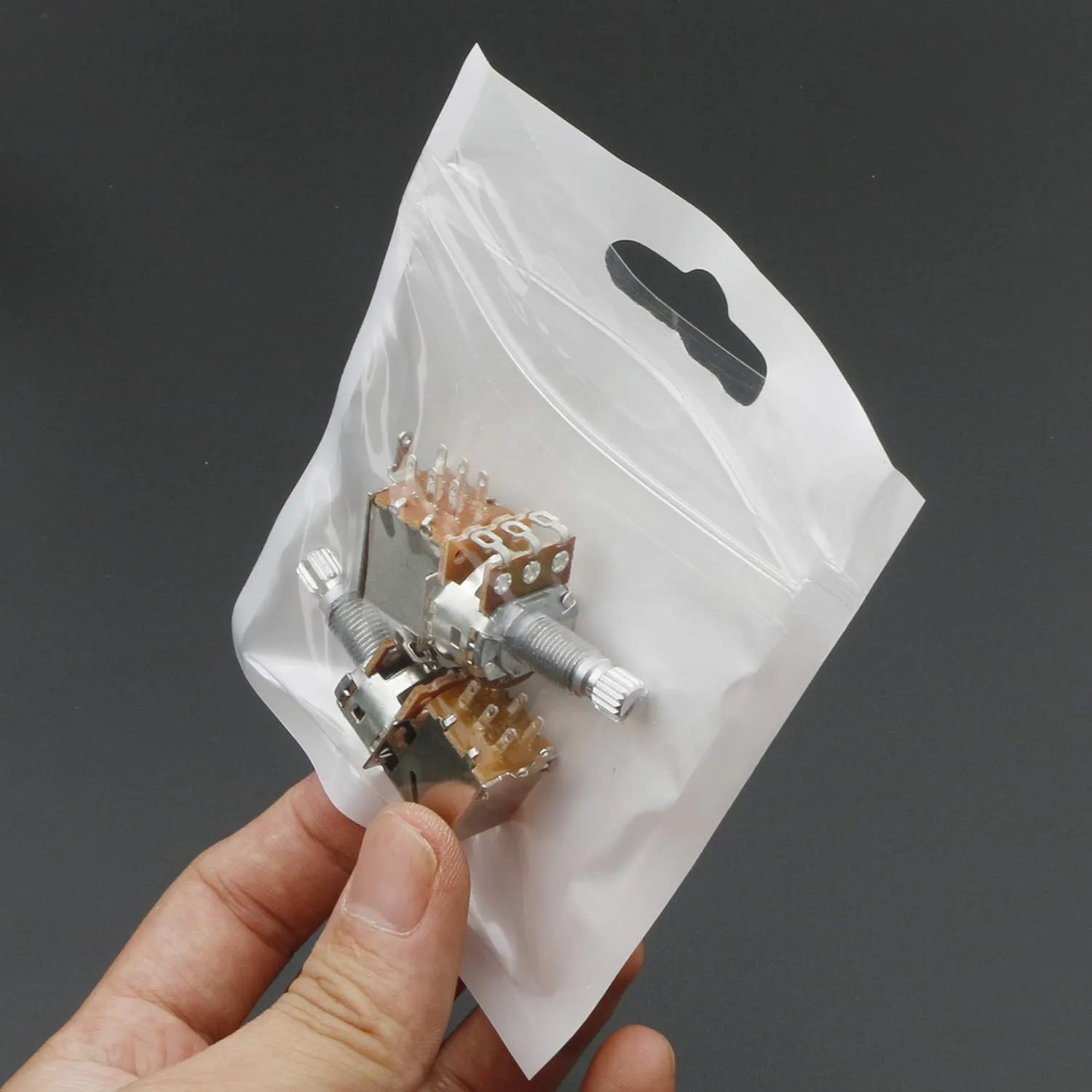 Ellbest 300pcs 3.35” x 4.33”Poly Bags with Hang Hole Resealable Zipper Bags Clear Polyethylene Seal for Industrial Food Service Bulk Food Storage Snack Sampling
