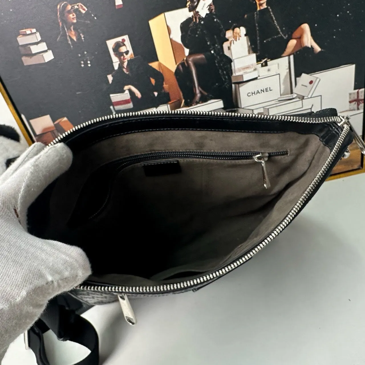 Gucci Men's GG Black Messenger Bag -  Designer Handbag