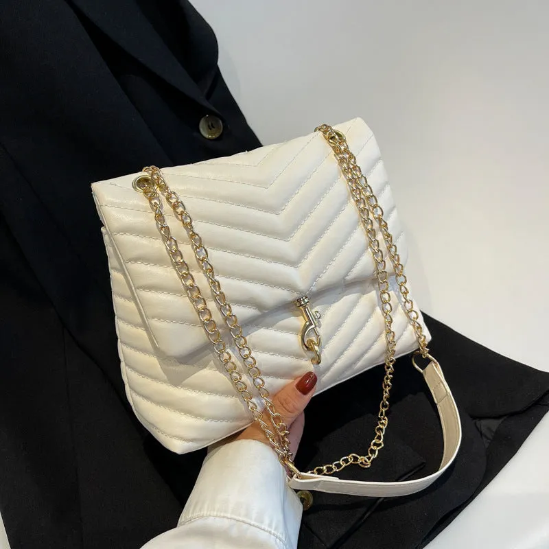 Leisure And Fashionable Embroidered Rhombus Single Shoulder Messenger Bag