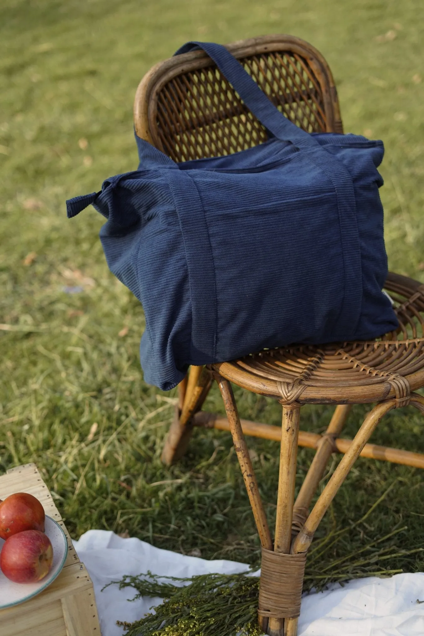 Minimalist Corduroy Shoppers Tote