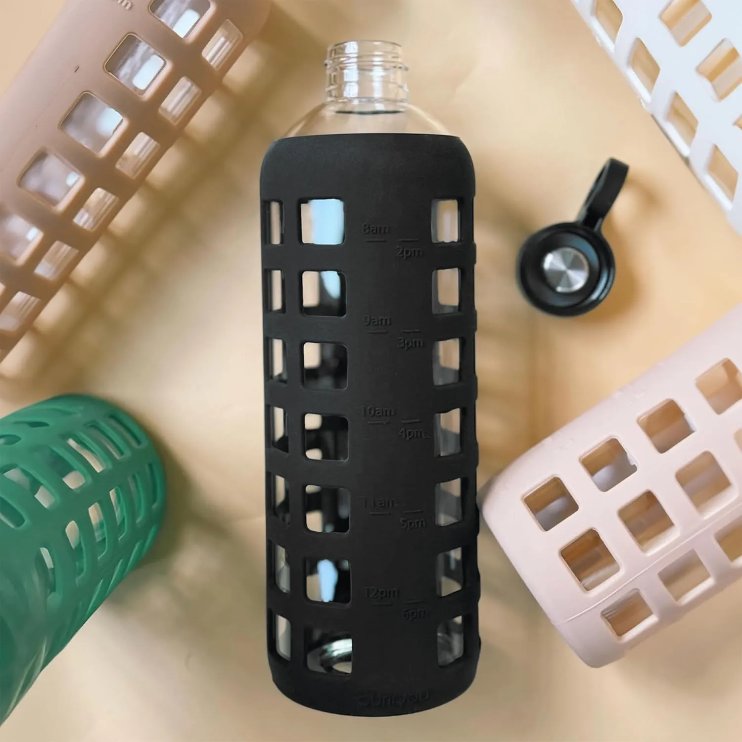 purifyou 40/32/22/12 oz Borosilicate Glass Water Bottles with Volume Markers, Silicone Sleeve, Stainless Steel Lid, Reusable Bottle for Water, Juice, Gym, and Fridge Storage (22oz Jet Black)