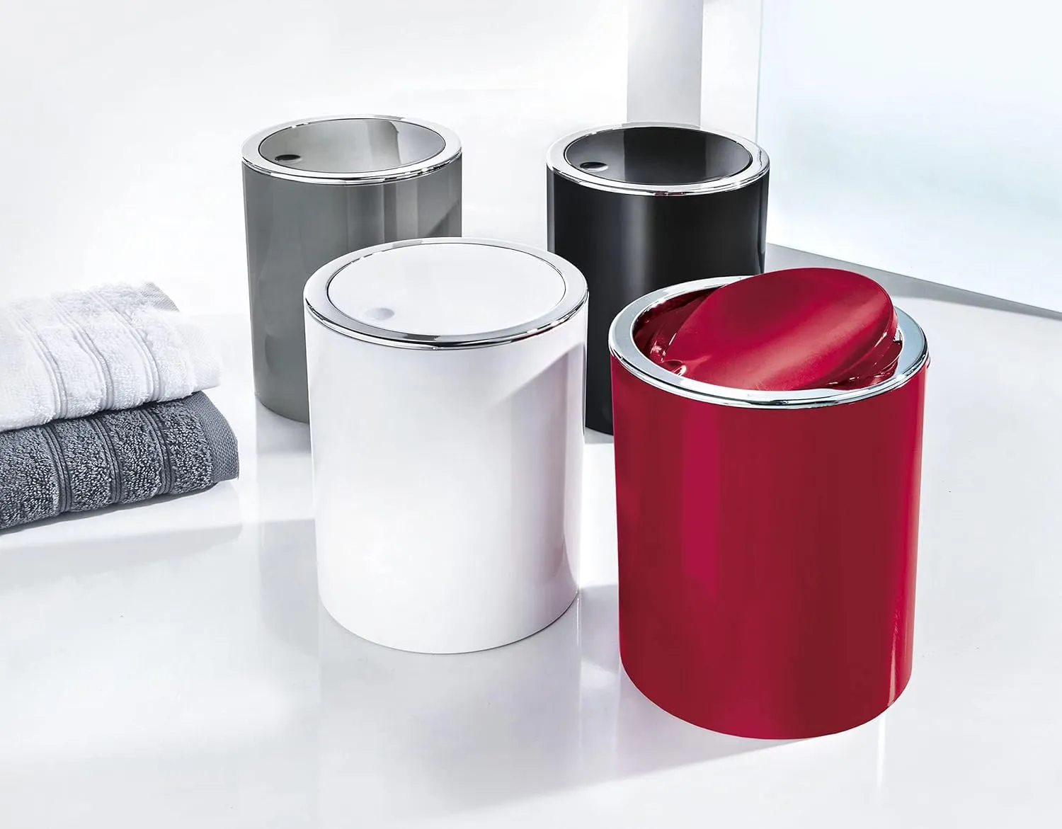 "Clap Cosmetic Bucket, Red, 5 Litre