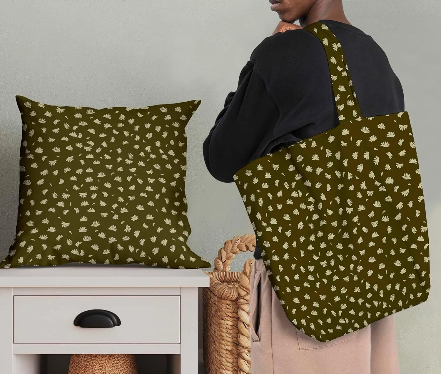 Soimoi Florals Print - Green, Canvas Fabric Material - 56 Inch Wide, 1 Yard, Unstitched Fabric for Upholstery, Bags, Workwear and Outdoor Gear.