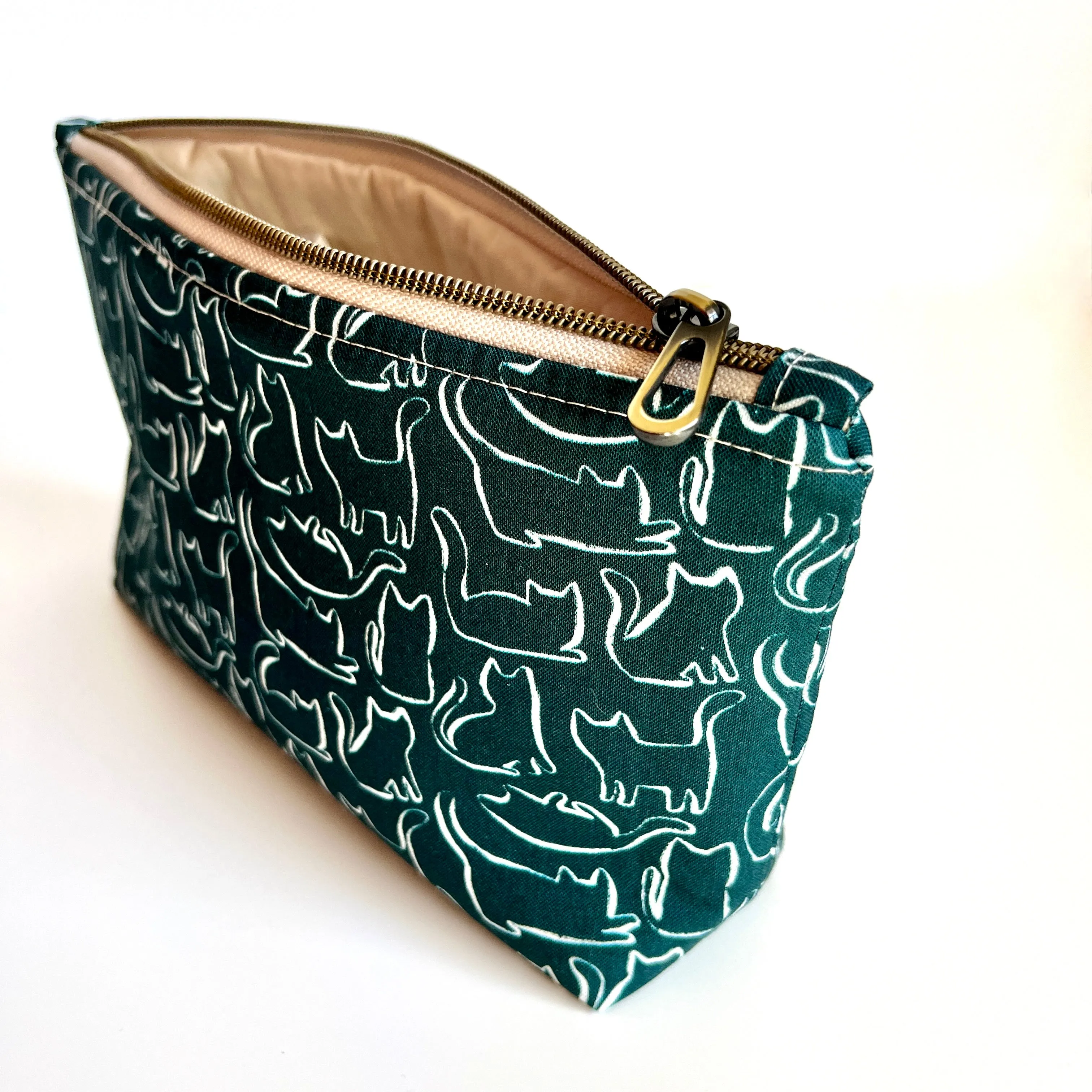 The Traveler Bag | Cats