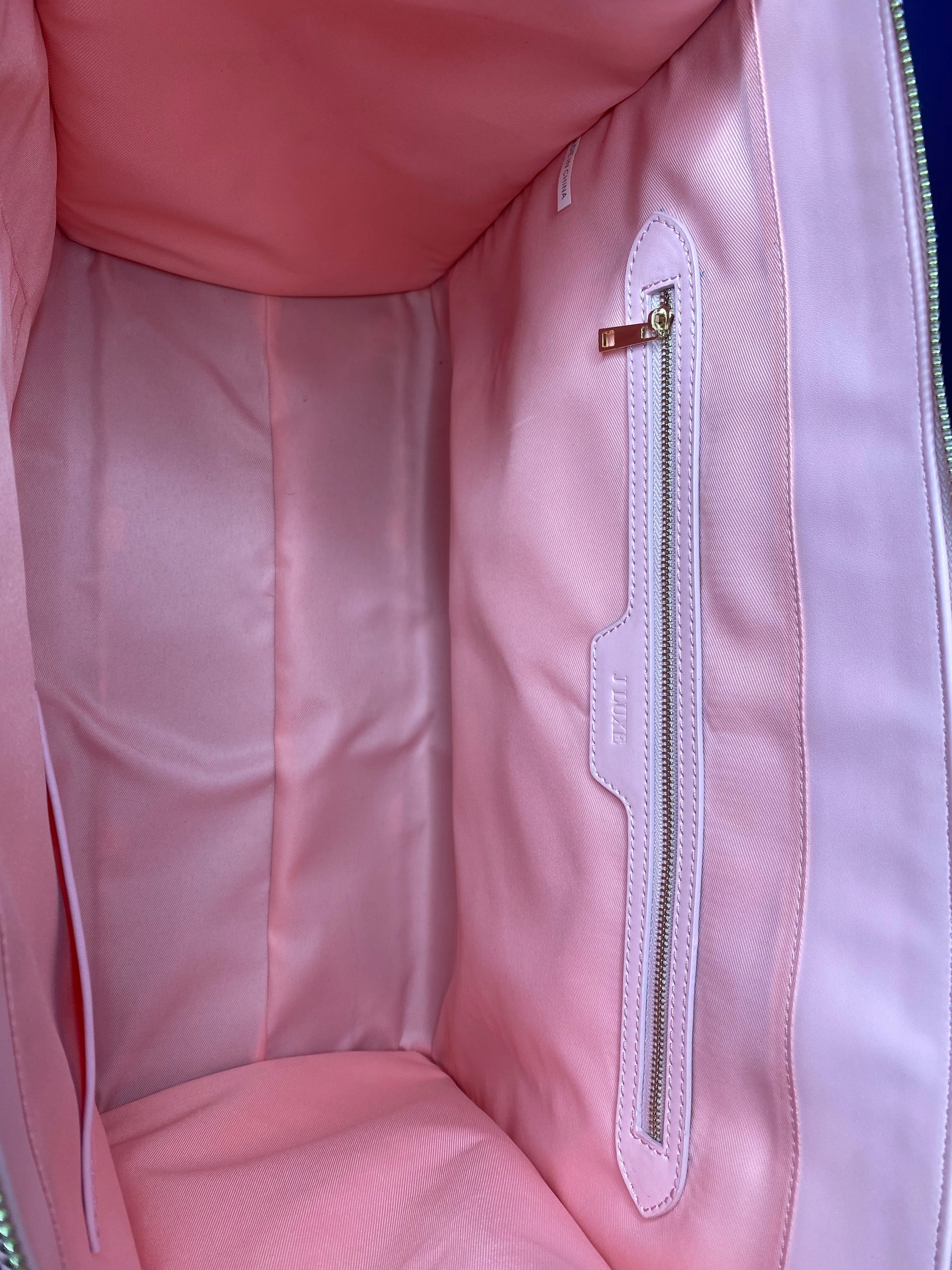 Travel Pretty Weekender Bag